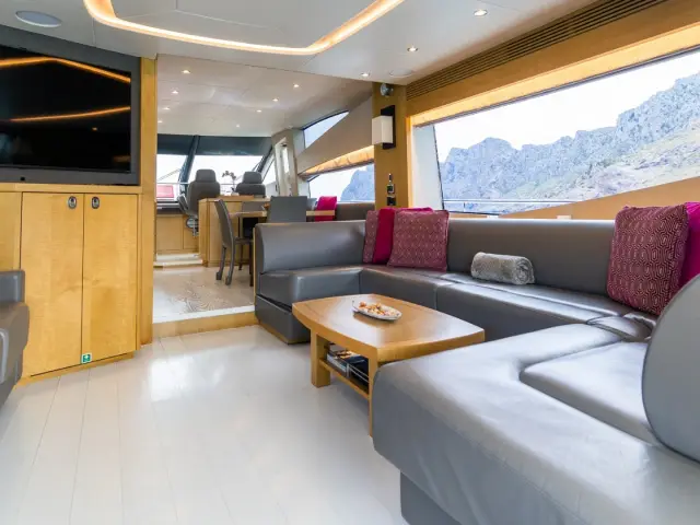 RAOUL W | Sunseeker 75 — 28 / 37