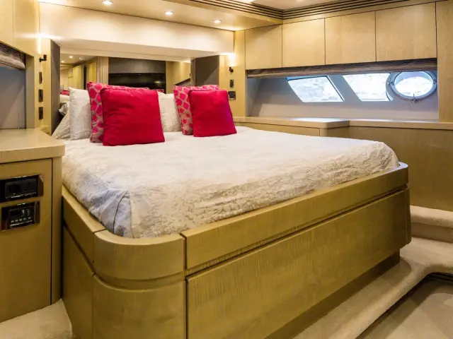 RAOUL W | Sunseeker 75 — 22 / 37