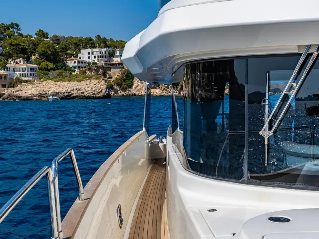 SALACIA | Sirena 64 — 36 / 39