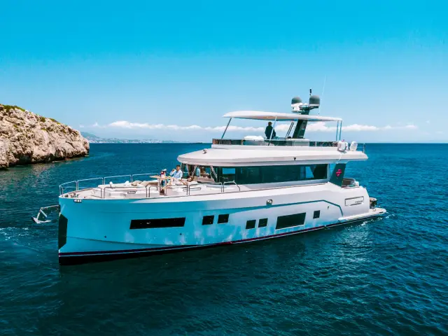 SALACIA | Sirena 64