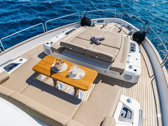 SALACIA | Sirena 64 — 16 / 39