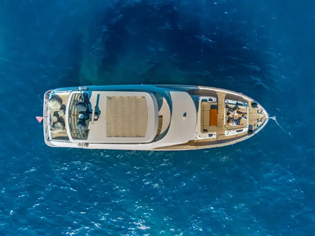SALACIA | Sirena 64 — 15 / 39
