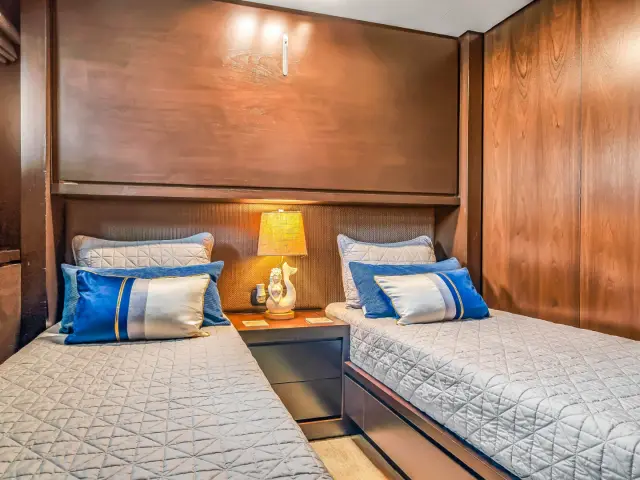 RYLAX | Azimut 116 — 107 / 108