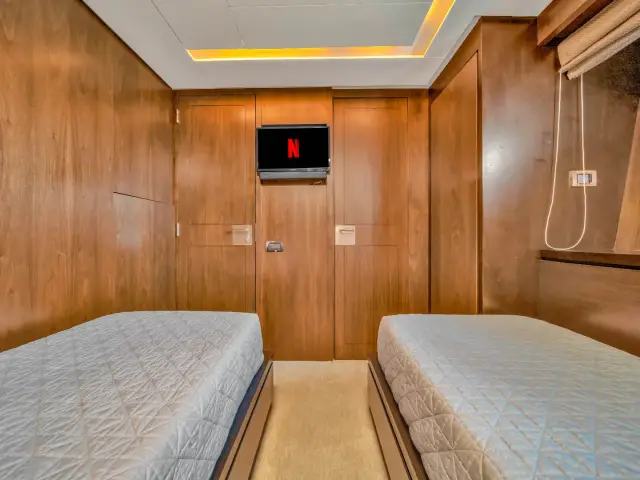 RYLAX | Azimut 116 — 104 / 108