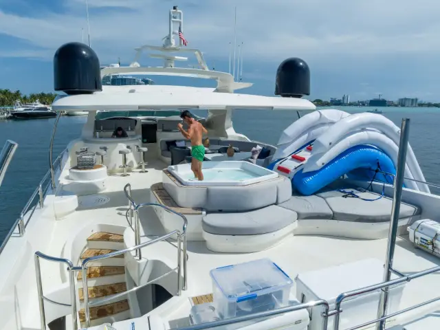 RYLAX | Azimut 116 — 25 / 108