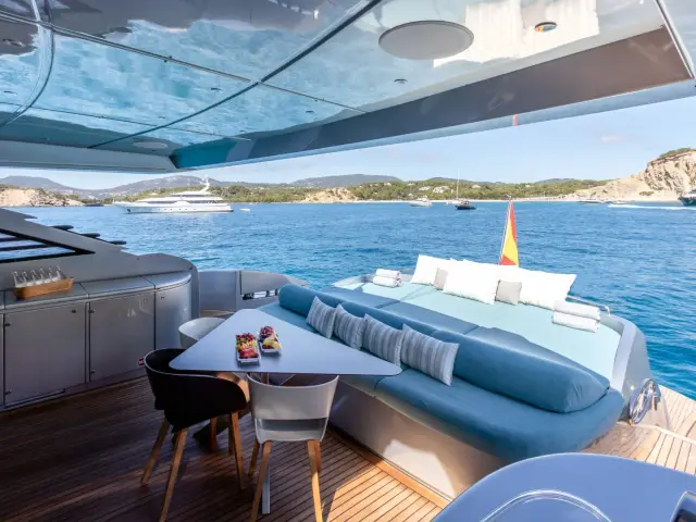 INSPIRATION | Pershing 90 — 5 / 16