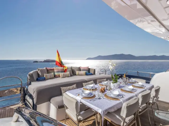 ARIYAS | Sunseeker Predator 84 — 7 / 21