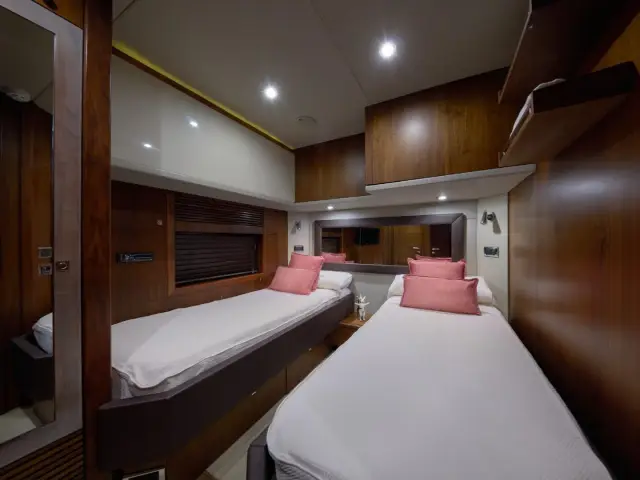 ARIYAS | Sunseeker Predator 84 — 19 / 21