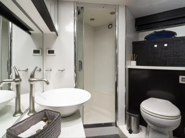 GEORGIA | Sunseeker Predator 82 — 18 / 18