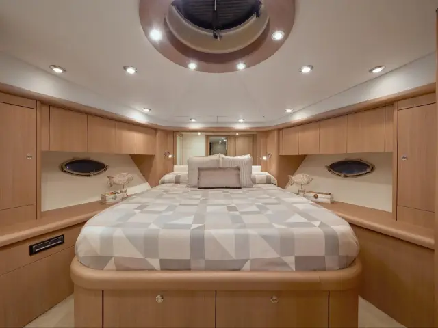N9 | Sunseeker Predator 72 — 18 / 22