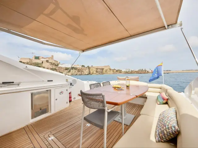 N9 | Sunseeker Predator 72 — 5 / 22