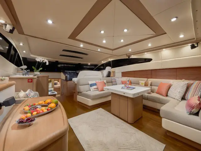 N9 | Sunseeker Predator 72 — 15 / 22
