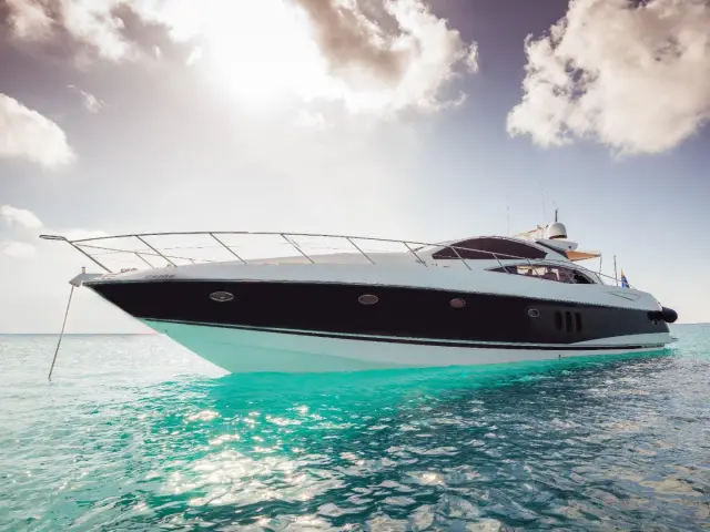 N9 | Sunseeker Predator 72 — 2 / 22