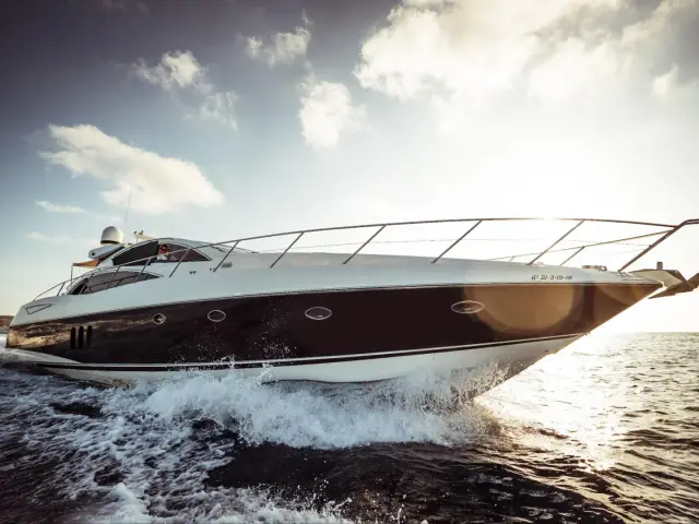 N9 | Sunseeker Predator 72 — 3 / 22