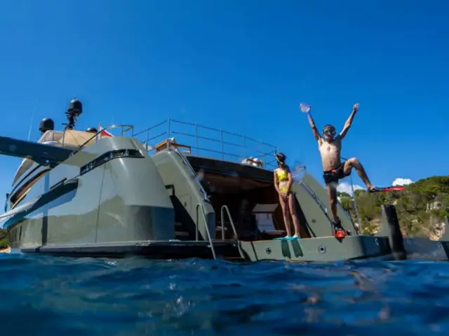 MOKA | Sanlorenzo 42M — 15 / 28