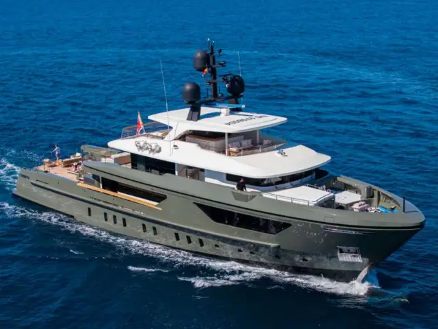 MOKA | Sanlorenzo 42M — 3 / 28