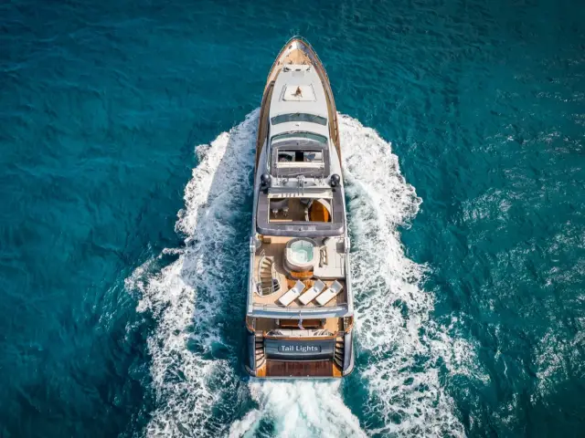 MY Tail Lights | Azimut 116 — 13 / 92