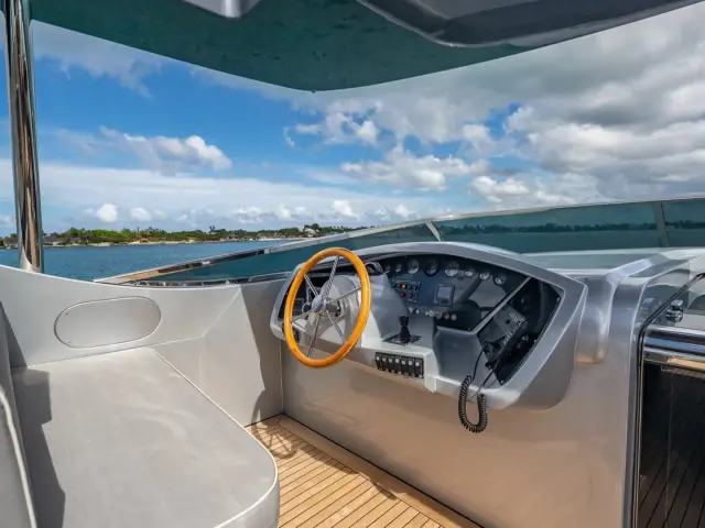 MY Tail Lights | Azimut 116 — 50 / 92