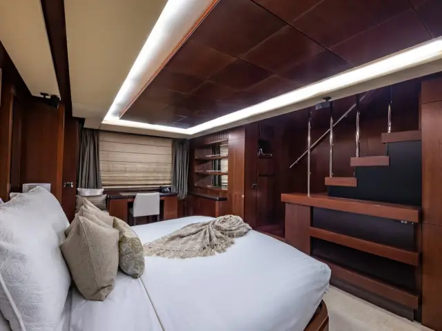 MY Tail Lights | Azimut 116 — 79 / 92
