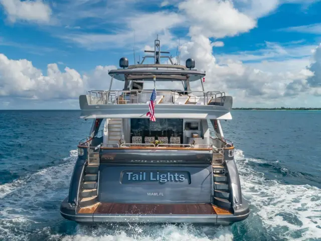 MY Tail Lights | Azimut 116 — 6 / 92