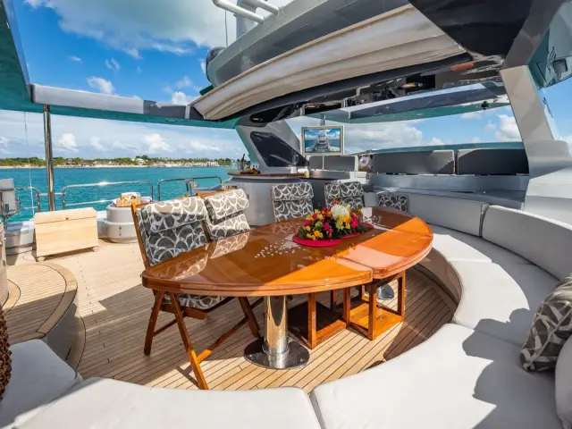 MY Tail Lights | Azimut 116 — 59 / 92