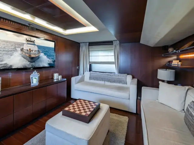 MY Tail Lights | Azimut 116 — 75 / 92