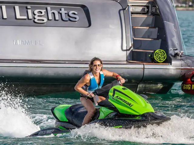 MY Tail Lights | Azimut 116 — 38 / 92