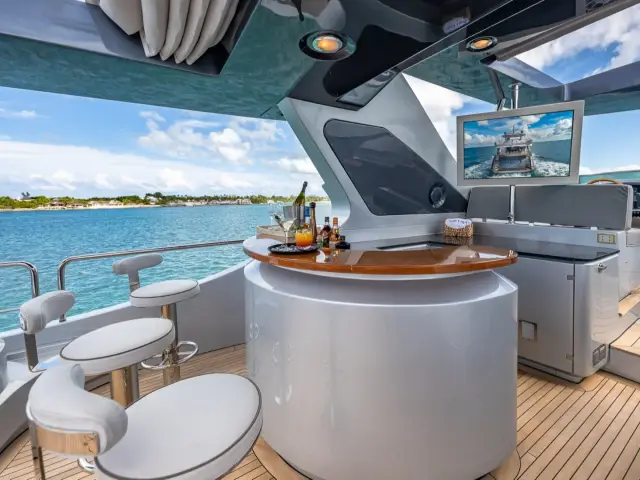 MY Tail Lights | Azimut 116 — 56 / 92