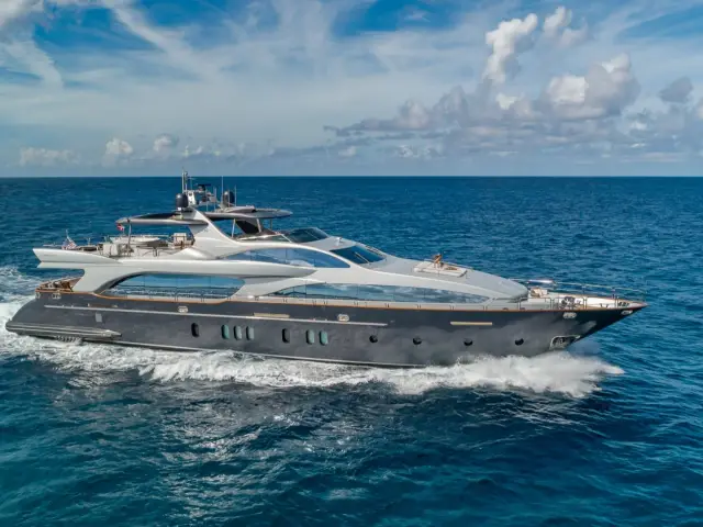 MY Tail Lights | Azimut 116 — 19 / 92