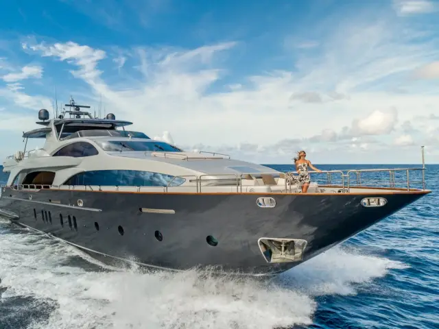 MY Tail Lights | Azimut 116 — 2 / 92
