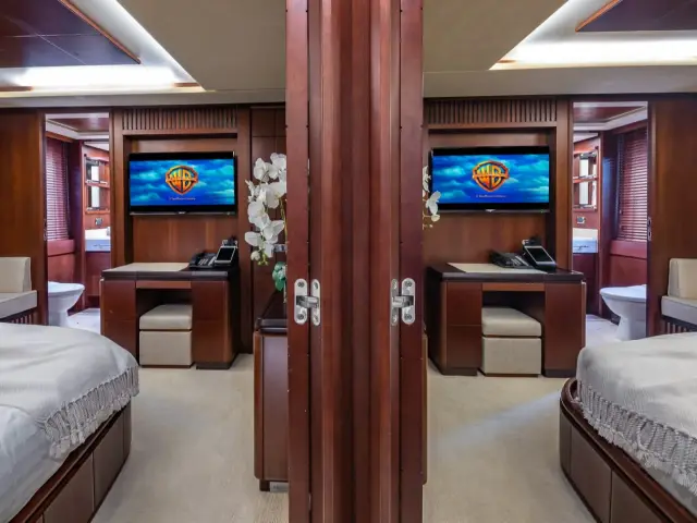 MY Tail Lights | Azimut 116 — 83 / 92