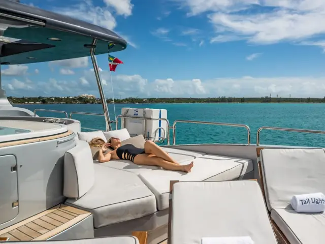 MY Tail Lights | Azimut 116 — 26 / 92