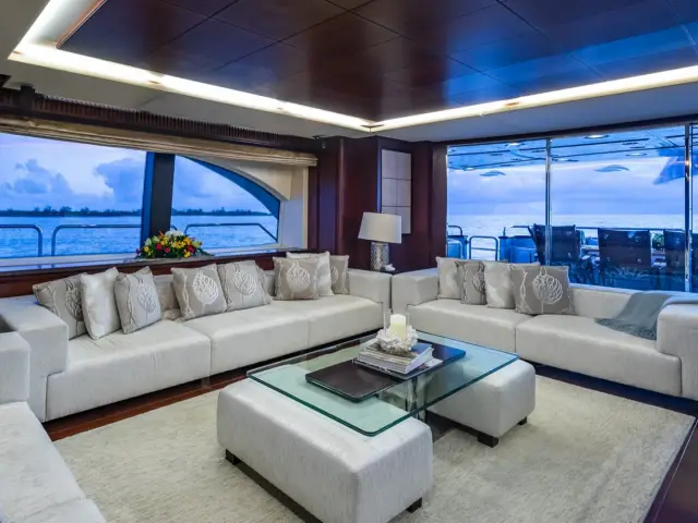MY Tail Lights | Azimut 116 — 69 / 92