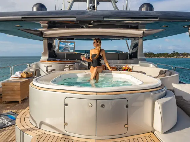 MY Tail Lights | Azimut 116 — 49 / 92