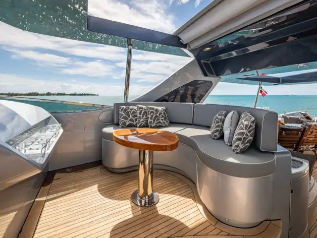 MY Tail Lights | Azimut 116 — 51 / 92