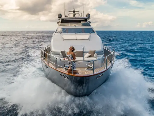 MY Tail Lights | Azimut 116 — 5 / 92