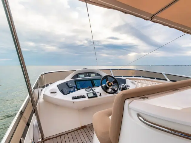 ACQUA ALBERTI | Sunseeker 82 — 6 / 16