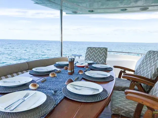 ACQUA ALBERTI | Sunseeker 82 — 11 / 16