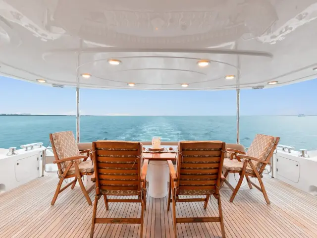 ACQUA ALBERTI | Sunseeker 82 — 7 / 16