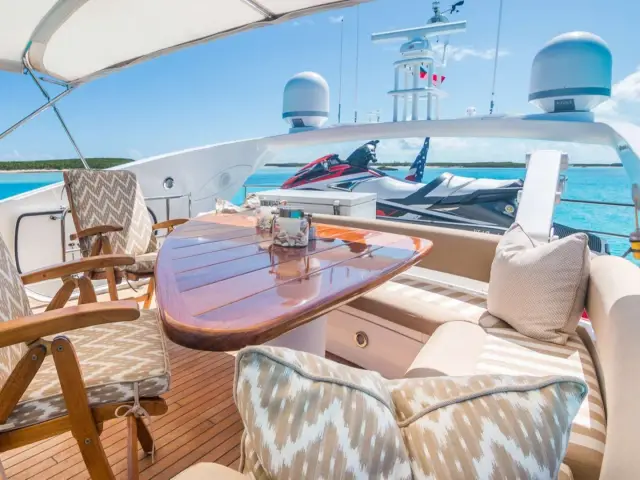 ACQUA ALBERTI | Sunseeker 82 — 10 / 16