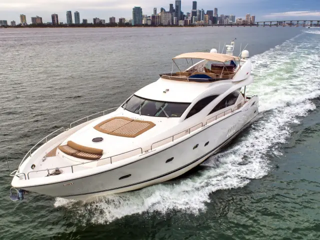 ACQUA ALBERTI | Sunseeker 82 — 3 / 16