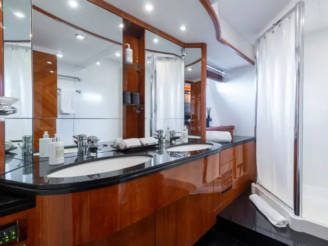 ACQUA ALBERTI | Sunseeker 82 — 16 / 16