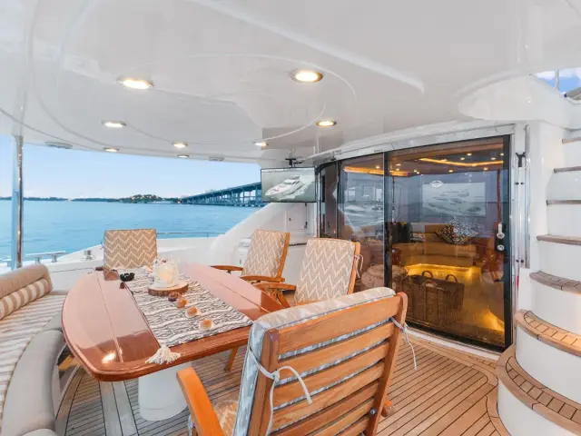 ACQUA ALBERTI | Sunseeker 82 — 8 / 16