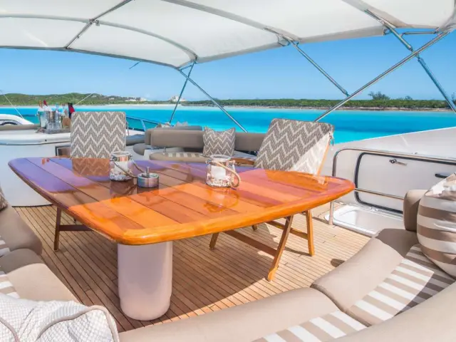 ACQUA ALBERTI | Sunseeker 82 — 9 / 16