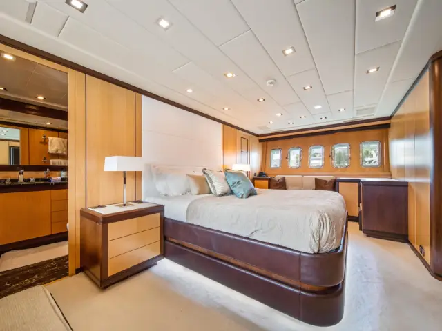 DAYA | Mangusta 105 — 22 / 33