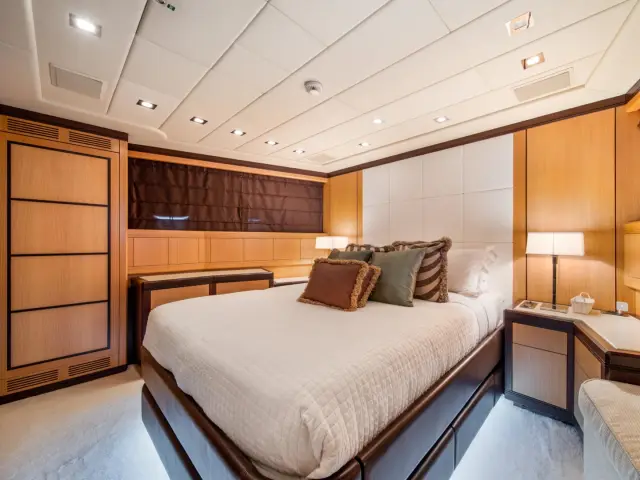 DAYA | Mangusta 105 — 20 / 33