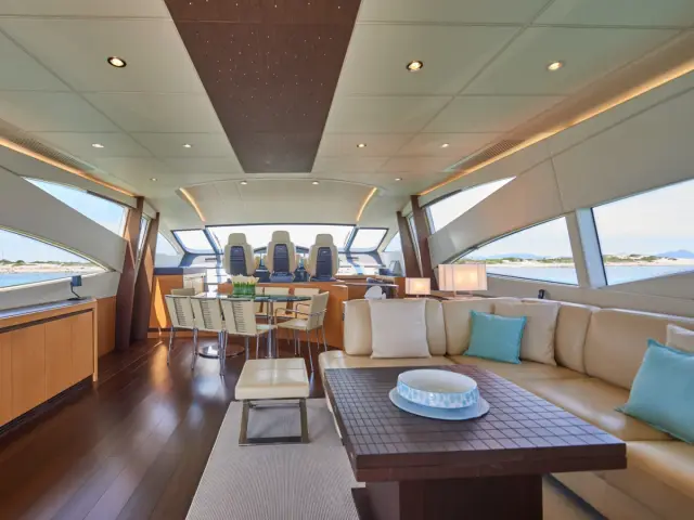 DANZAS | Pershing 90 — 20 / 28