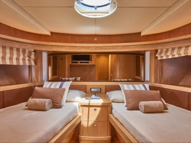 NINA | Alfamarine 78 — 21 / 23