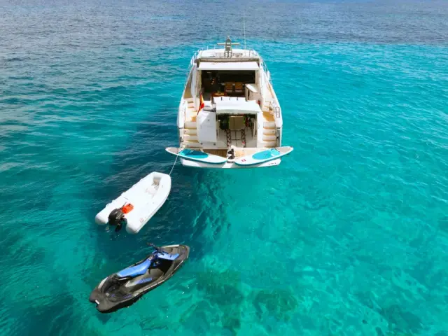 MALBEC | Sunseeker Predator 72 — 6 / 31
