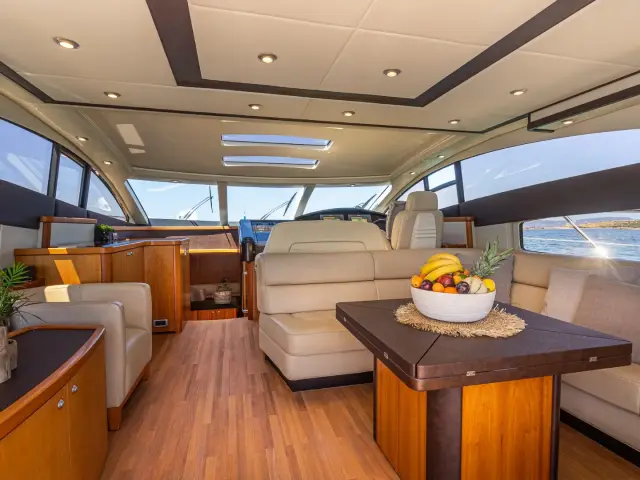 MALBEC | Sunseeker Predator 72 — 18 / 31